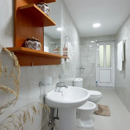 بيت للعطل Te Bregu Gjirokastër