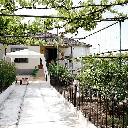Te Bregu Vakantiehuis Gjirokastër